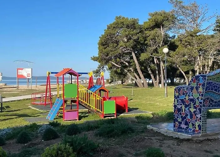 Дом отдыха Dalmatino Pleasure - House Camp Dalmacija Привлака