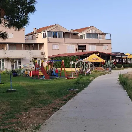 Dalmatino Pleasure - House Camp Dalmacija *